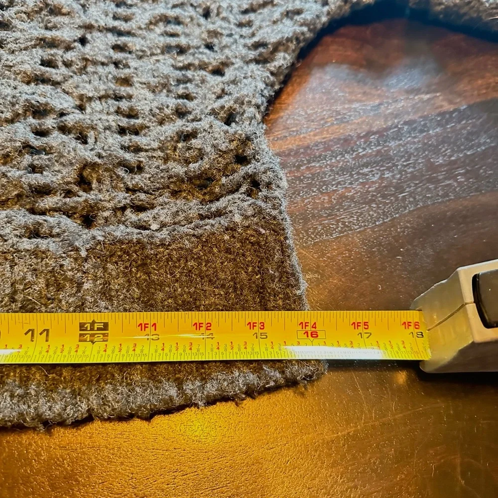 Free People small crocheted, hooded sweater. Fits like an extra small. - Picture 4 of 7